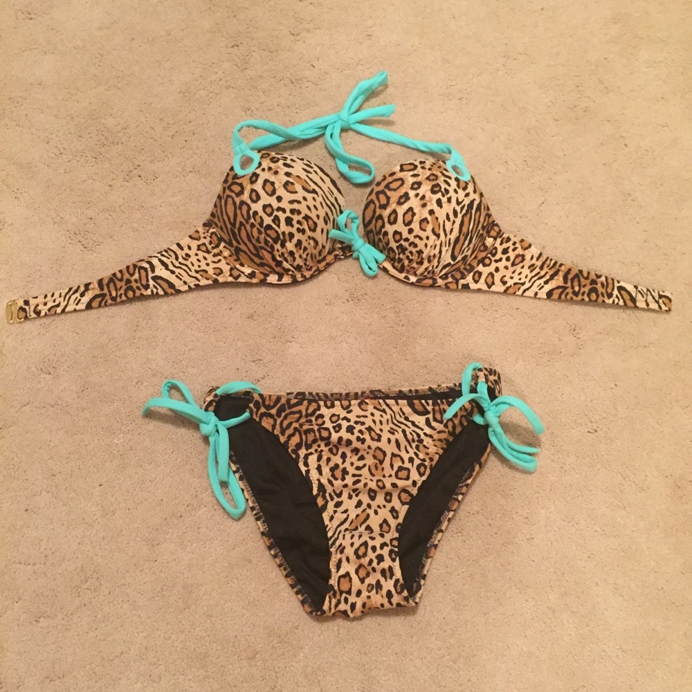Victoria’s Secret sexy leopard push up bikini